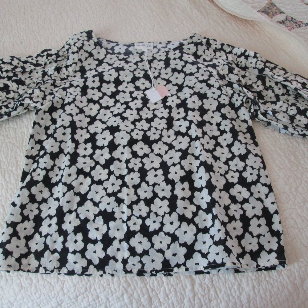 NWT Before You With Love Size Small Top, Black w/Ivory Flowers, 6 Ruffle Sleeves